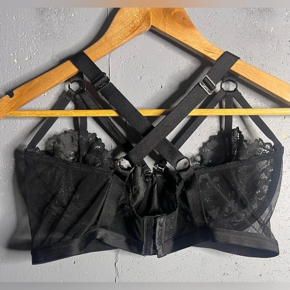 Lonely Lulu Underwire Bra Black. Size 38 D